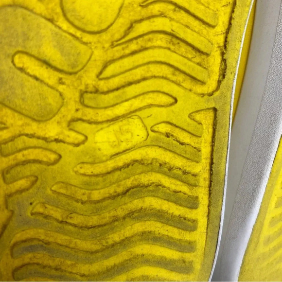 Native Jefferson Child Yellow Slip On Water Shoes J5 5 Junior - Picture 7 of 7